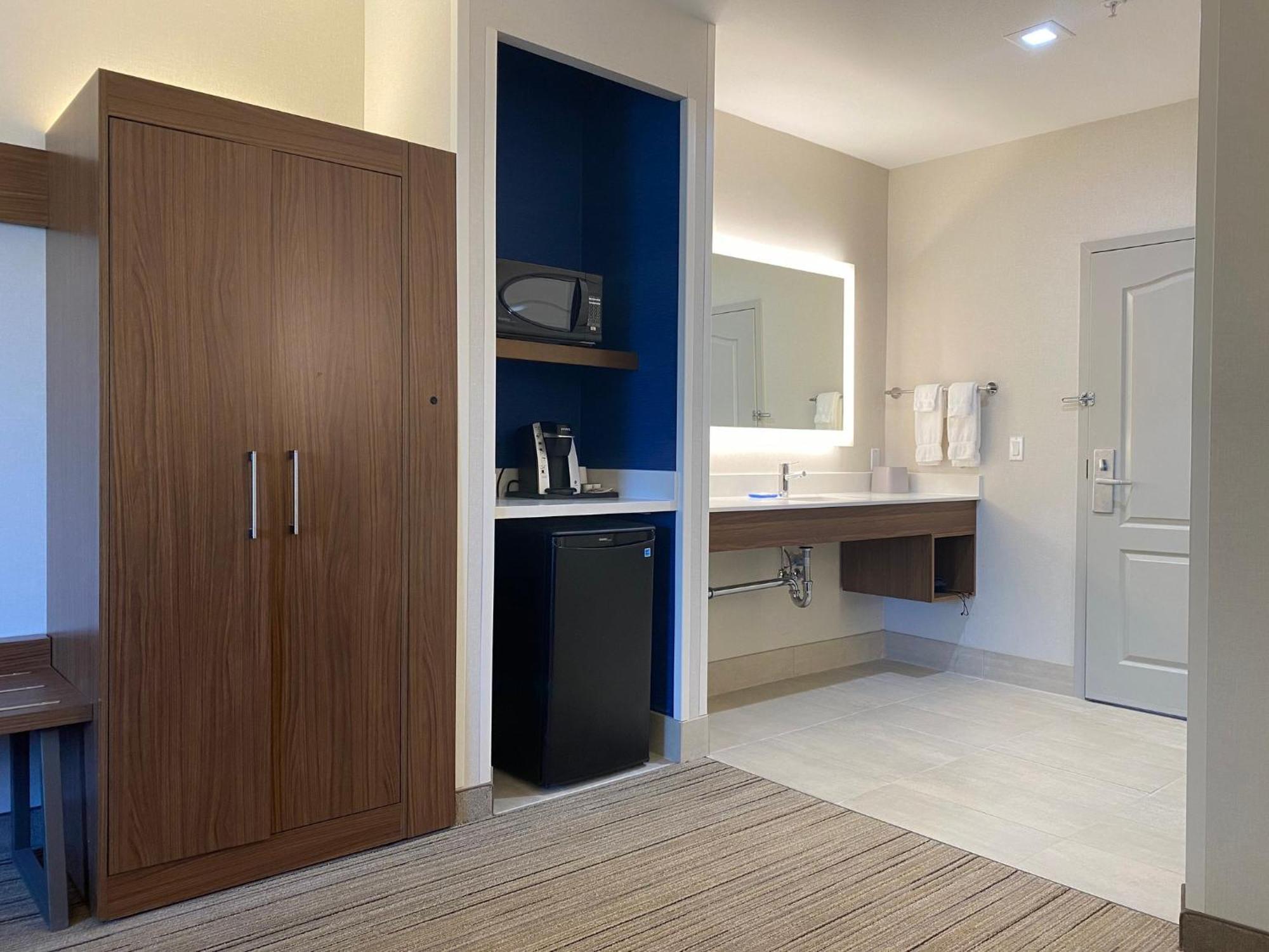 Holiday Inn Express & Suites Mountain View Silicon Valley By Ihg Dış mekan fotoğraf