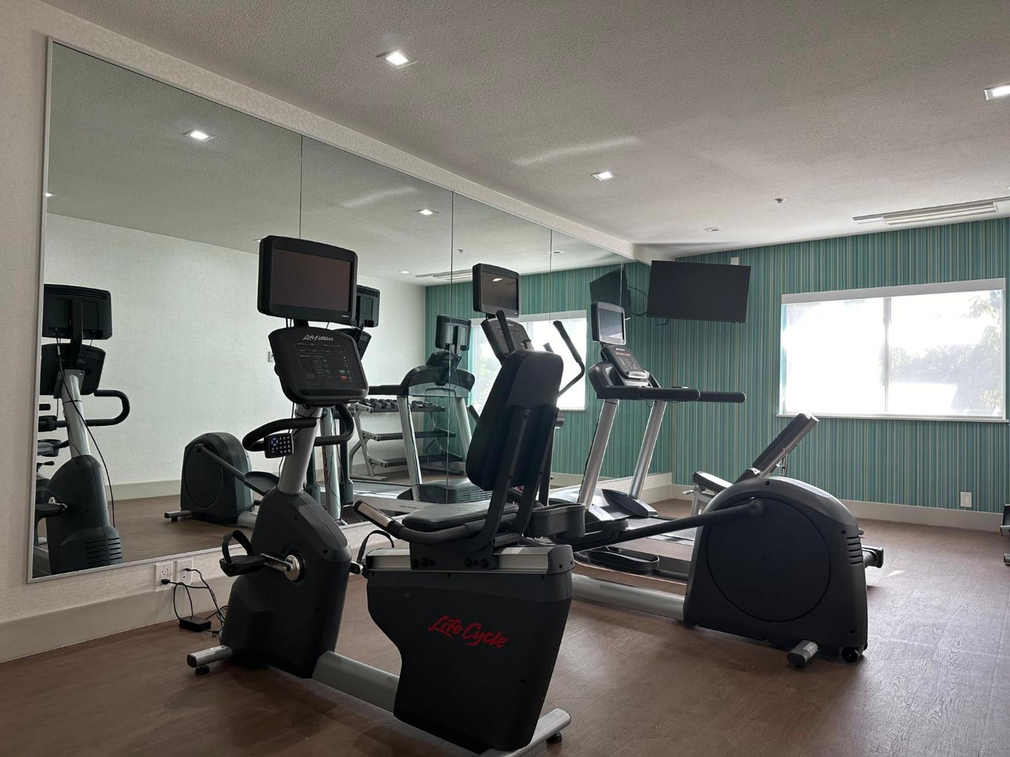 Holiday Inn Express & Suites Mountain View Silicon Valley By Ihg Dış mekan fotoğraf